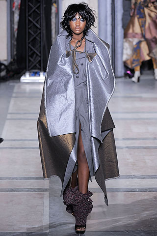 Vestido gris con lazo capa larga reversible Vivienne Westwood